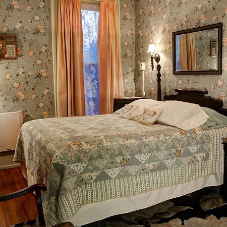 Barrister'S Bed & Breakfast เซเนกาฟอลส์ ภายนอก รูปภาพ