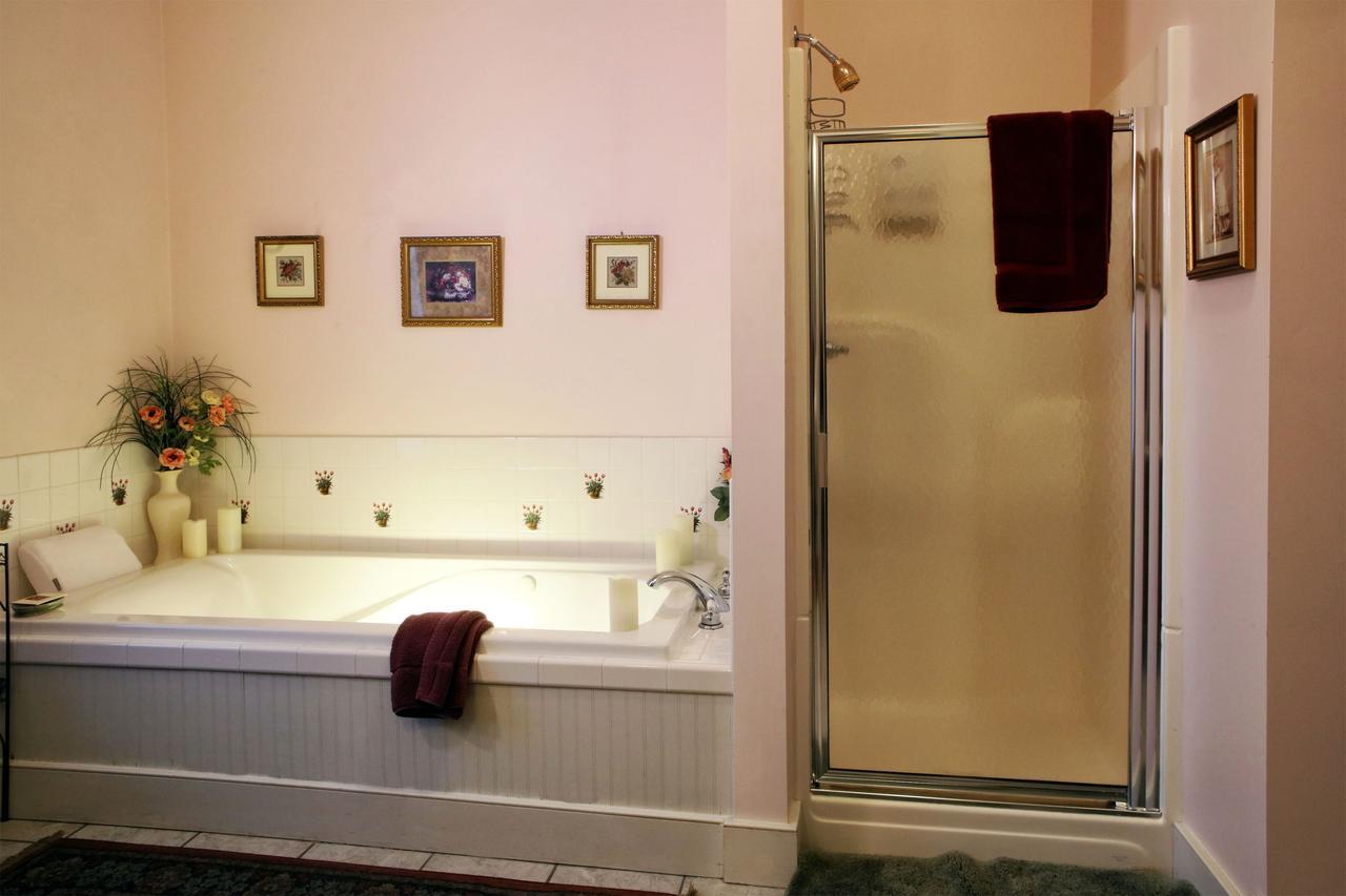 Barrister'S Bed & Breakfast เซเนกาฟอลส์ ภายนอก รูปภาพ