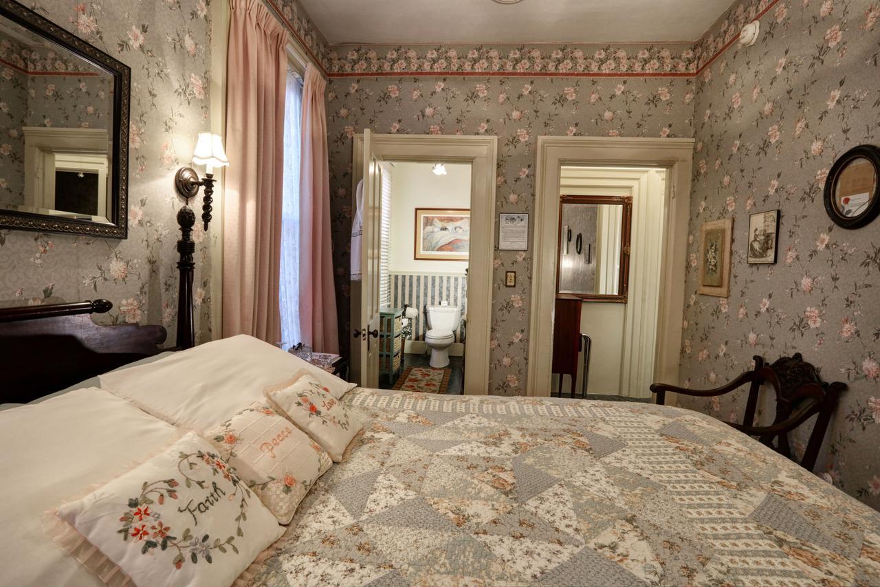 Barrister'S Bed & Breakfast เซเนกาฟอลส์ ภายนอก รูปภาพ