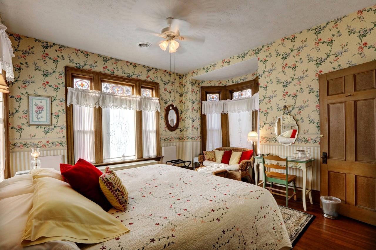 Barrister'S Bed & Breakfast เซเนกาฟอลส์ ภายนอก รูปภาพ